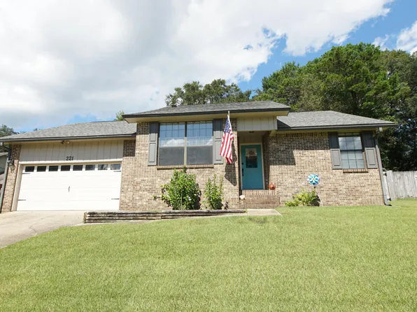 221 Karen Ct, Niceville, FL 32578