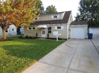 29156 W Willowick Dr, Willowick, OH 44095