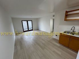 1011 Pico, 13