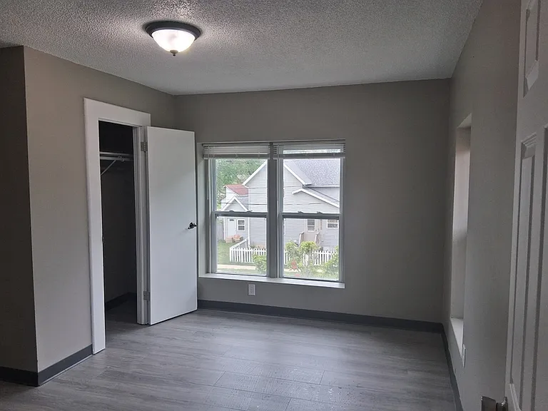 317 Morris St — Photo 11