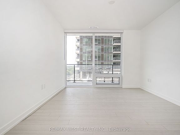 5th image of 4010 Eglinton Ave W #815