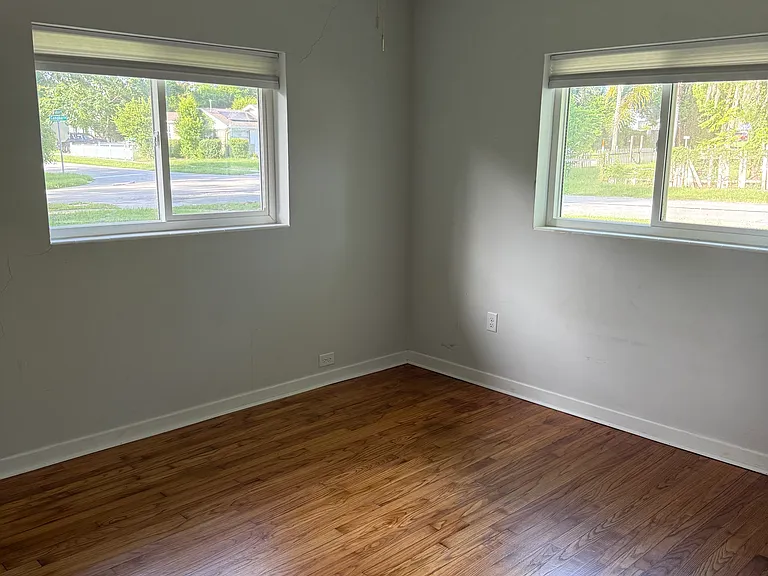 1004 Camphor Ln — Photo 21