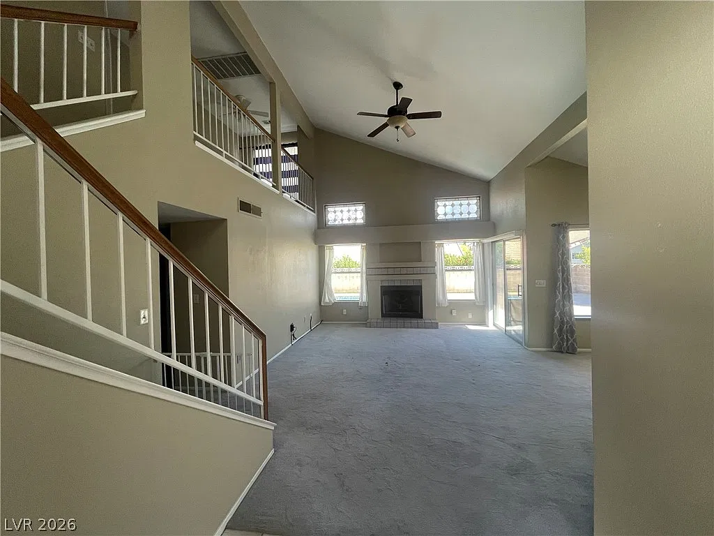 3 bed, 2.0 bath, 1683 sqft, $2,395 — Photo 4