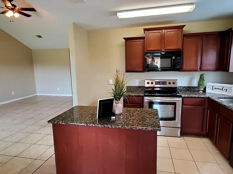 30911 E Lost Creek Blvd — Photo 5