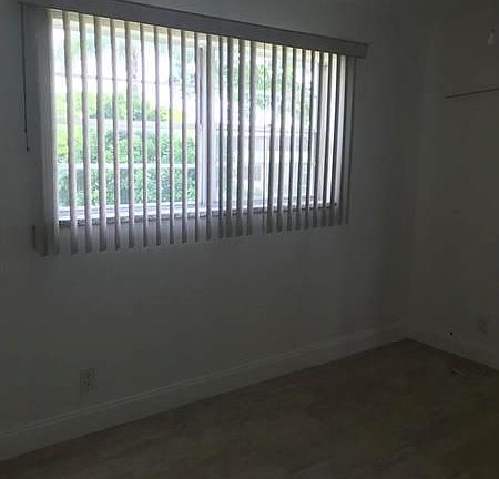 5th image of 309 Chatham S #O