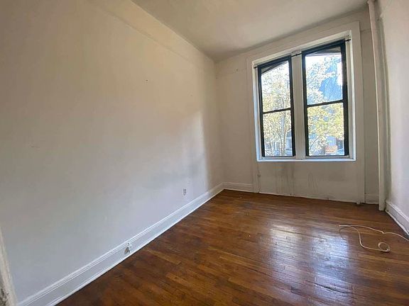 2nd image of 19 Stuyvesant St APT 1B