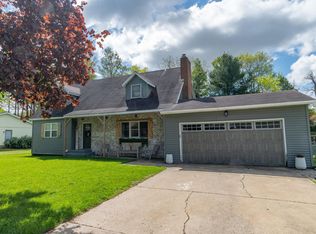 22 Shore Manor Ct, Bristol, IN 46507