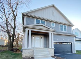 1812 Riverside Ave, Saint Charles, IL 60174