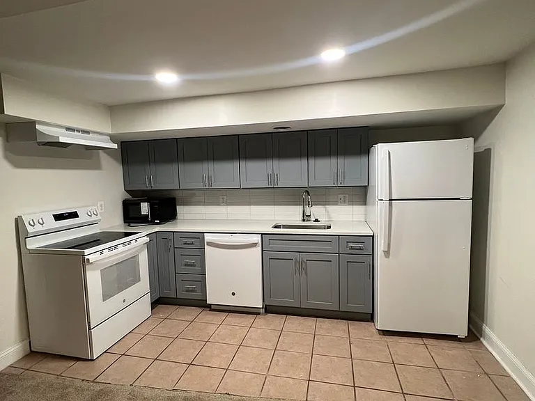 2333 Eutaw Pl — Photo 6
