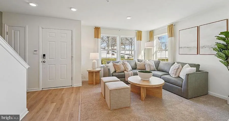 3 bed, 2.5 bath, 1763 sqft, $3,350 — Photo 2