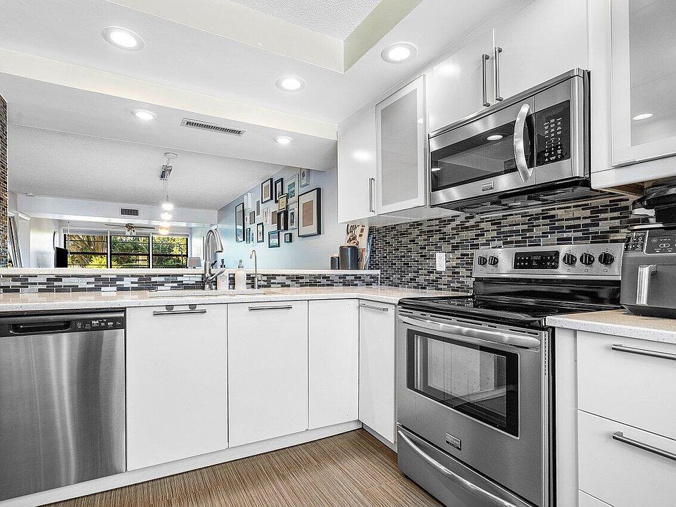1st image of 6121 Balboa Cir APT 103