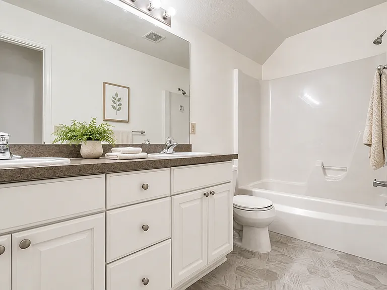 2327 Vavrina Ln — Photo 24