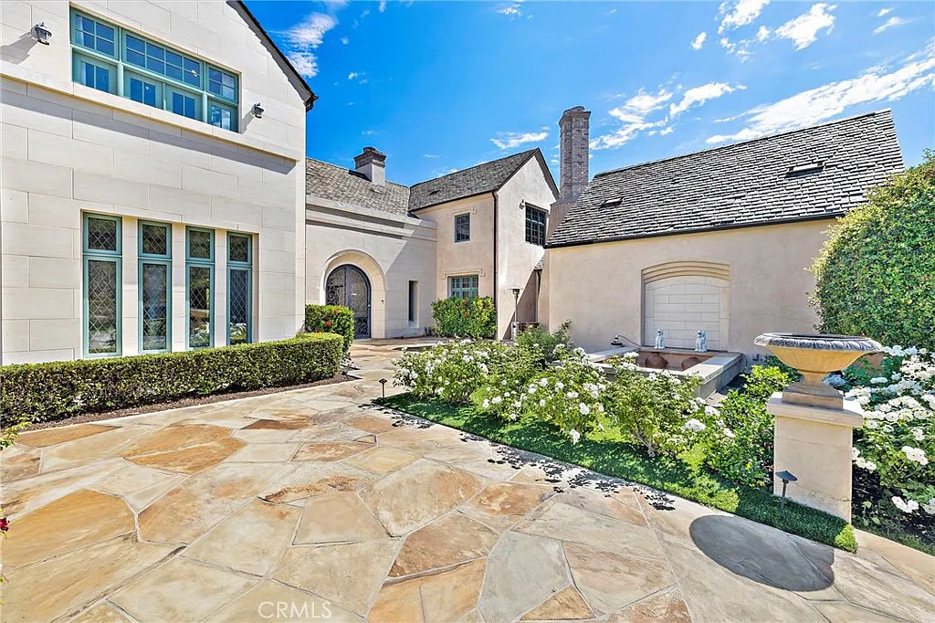 5 bed, 9.0 bath, 6531 sqft, $14,950 — Photo 3