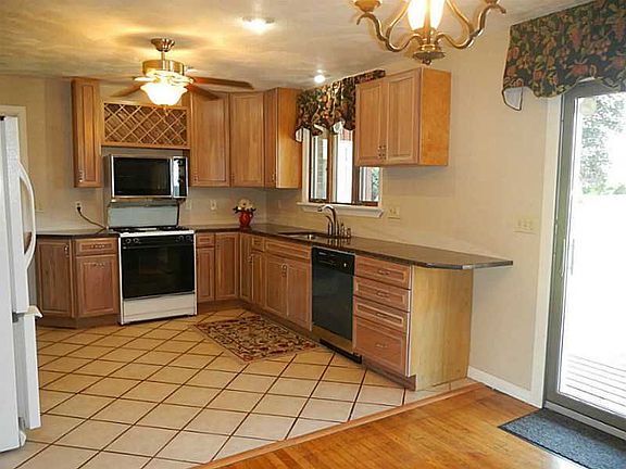 3rd image of 5109 Whispering Pines Ln
