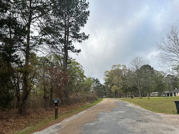 4th image of 218 W Bryant Rd