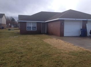 2830 Dawn Ct #B, Siloam Springs, AR 72761