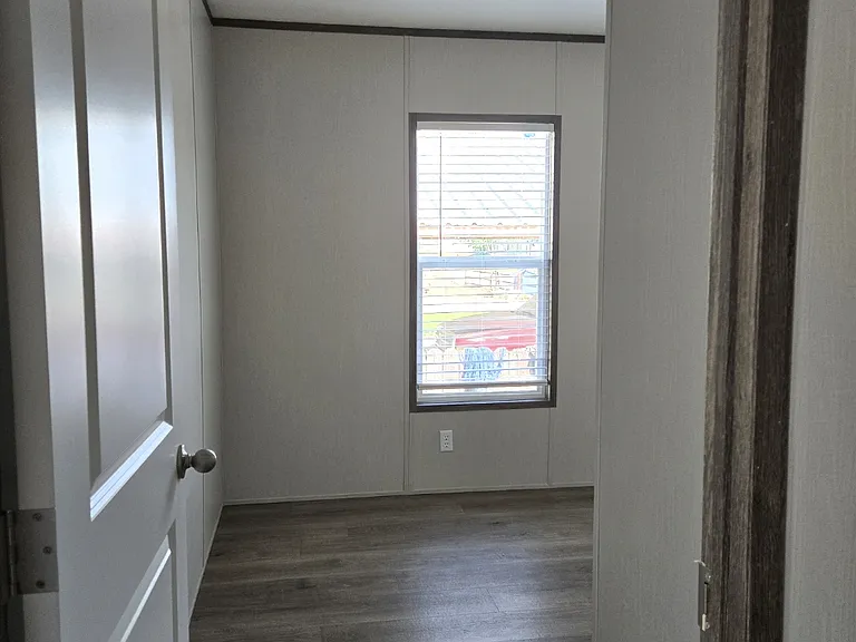 1208 Orient Ave — Photo 23