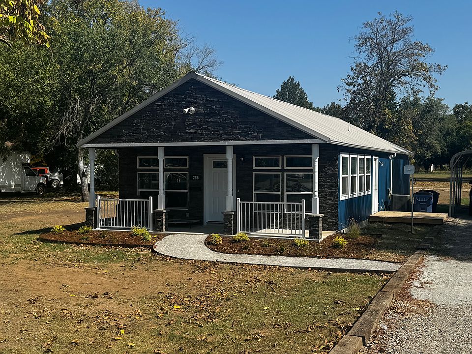 256 S 2nd St Vinita, OK 74301