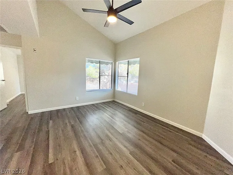 480 Elm Dr #206 — Photo 6