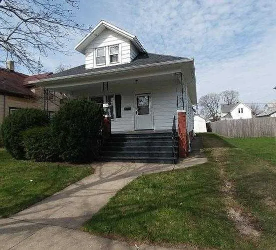 4704 20th Ave photo 1