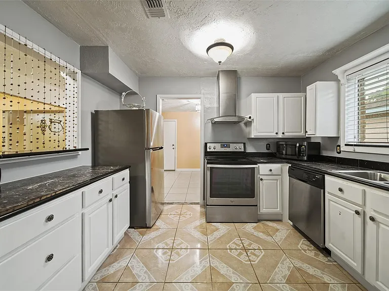 10431 Odessa Dr — Photo 15