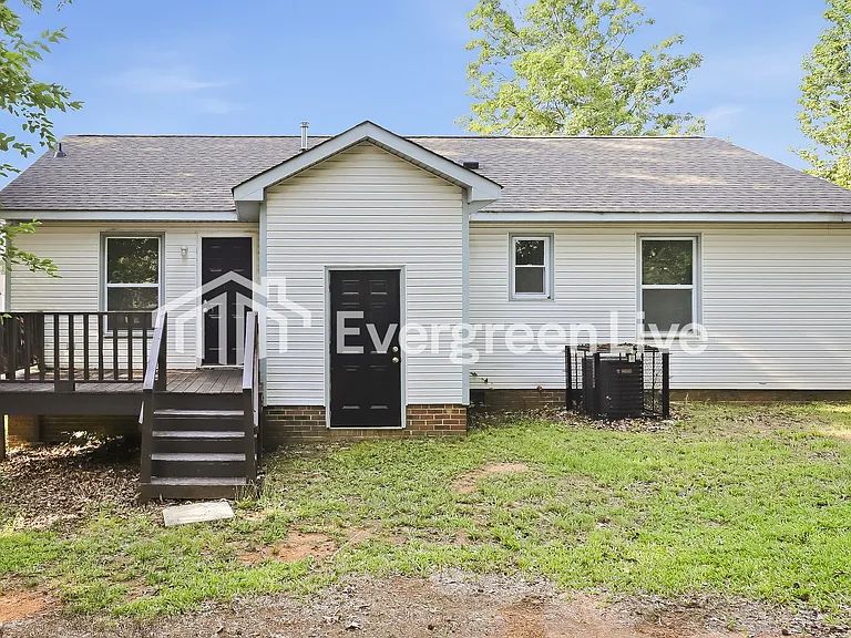 1513 Cedrow Dr — Photo 9