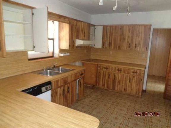 3rd image of 5924 NW 39th St