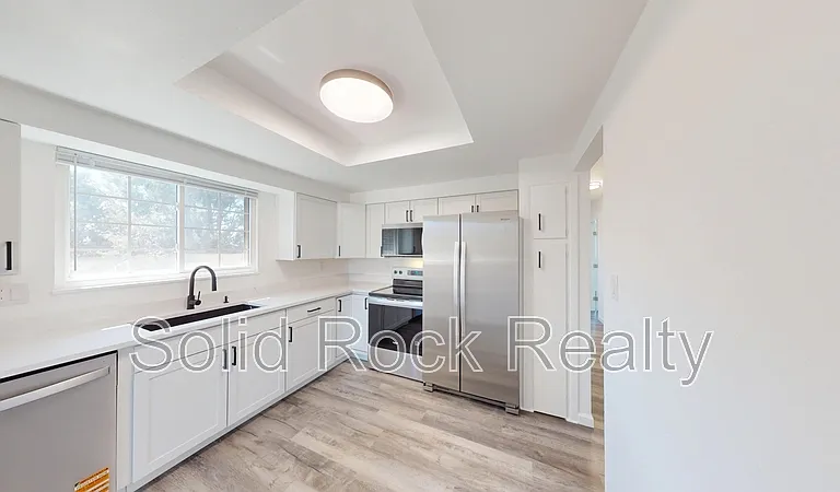 7336 Franconia Dr — Photo 2