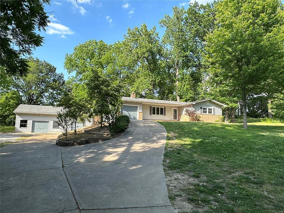 2211 E 5th St, Washington, MO 63090 | Zillow