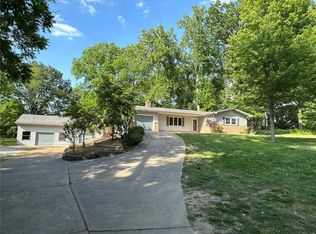 2211 E 5th St, Washington, MO 63090