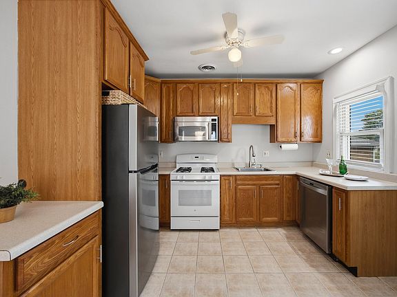 4th image of 22 55th St