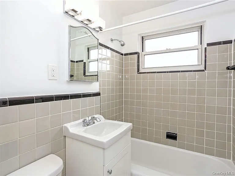 15 Quinby Ave #1E — Photo 11