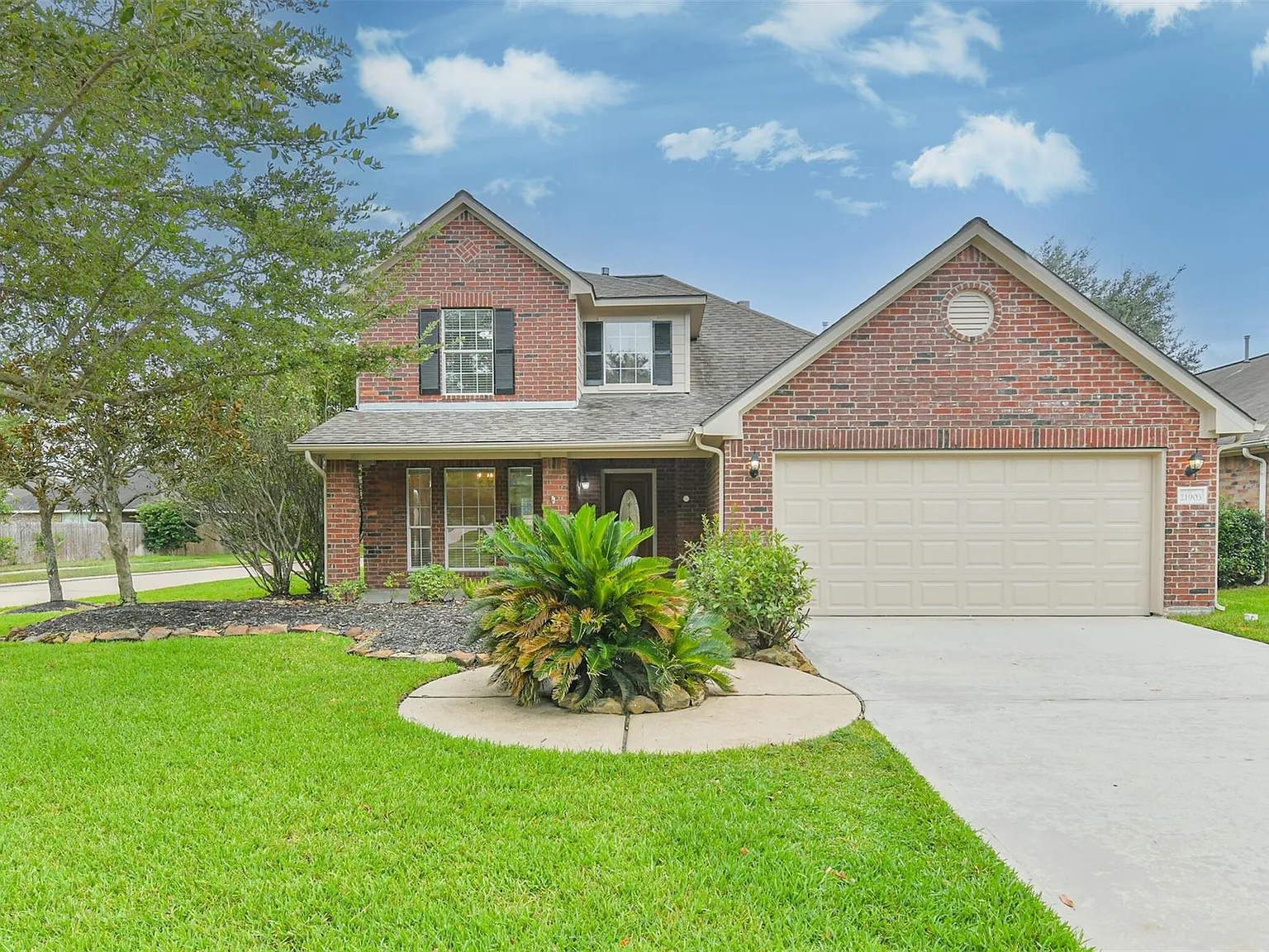 4 bed, 2.5 bath, 2345 sqft, $2,400 — Photo 1