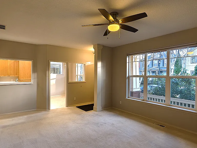 6229 NE Chestnut St — Photo 4