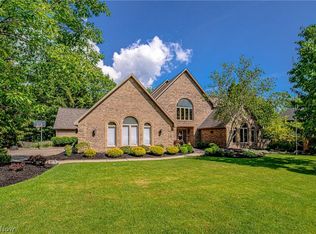 8541 Timber Trl, Brecksville, OH 44141