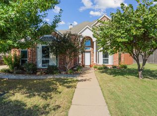 103 Honeysuckle Dr, Justin, TX 76247