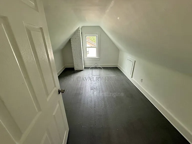 895 Beardsley St — Photo 11
