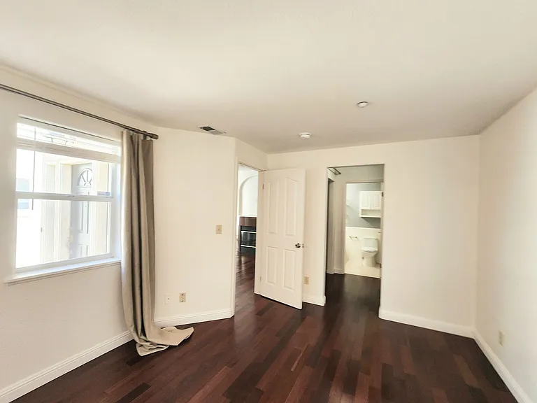 111 E Poplar Ave #105 — Photo 31