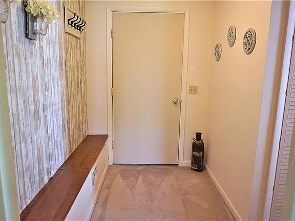 3rd image of 22 Anemone Ln