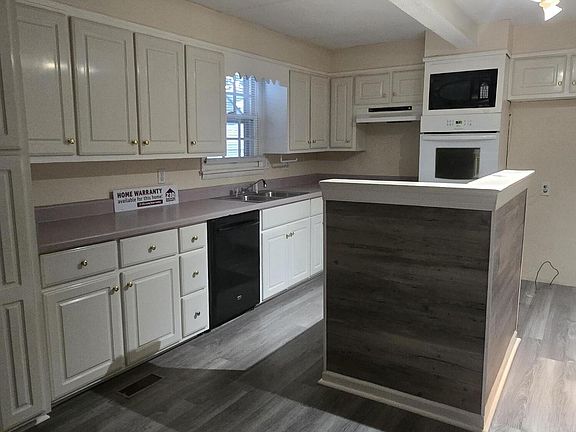 2nd image of 4 Farwell St