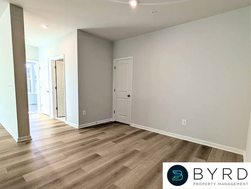 3 bed, 2.0 bath, 1623 sqft, $2,349 — Photo 4