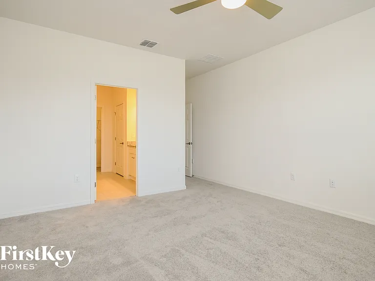 1227 Ponca Rd — Photo 9
