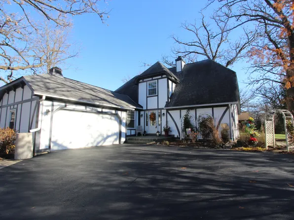 11222 Halma Ln, Woodstock, IL 60098