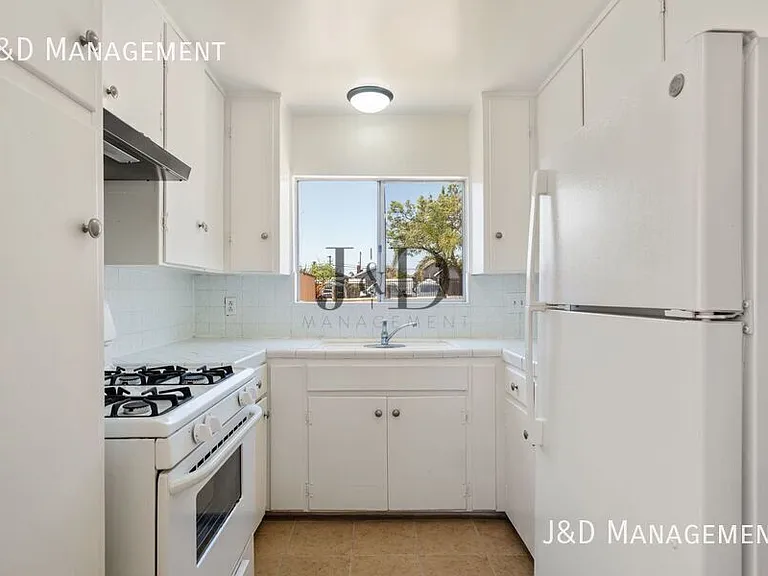2248 Ocean View Blvd #4 — Photo 7