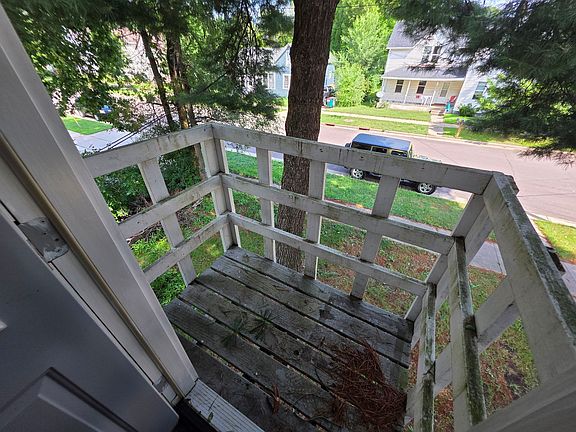 4th image of 1145 Bellevue Ave