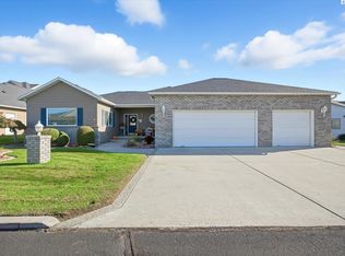 125 Berkshire Ln, Pasco, WA