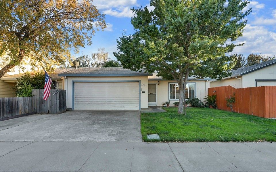 1st image of 2212 Newbury Cir