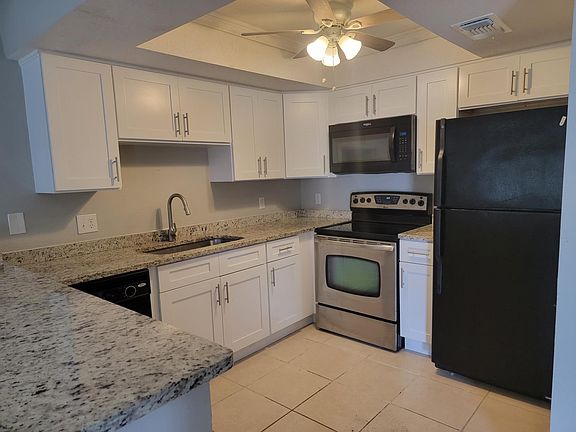 5th image of 3054 Stpaul Dr