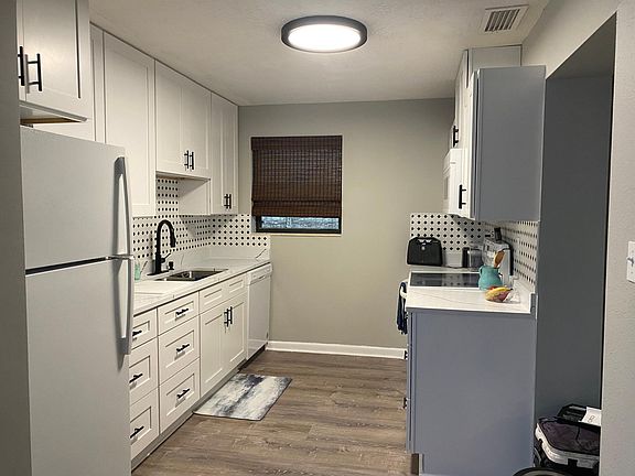 3rd image of 2391 Wood St