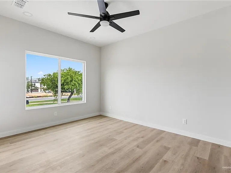 813 S Bicentennial Blvd — Photo 9
